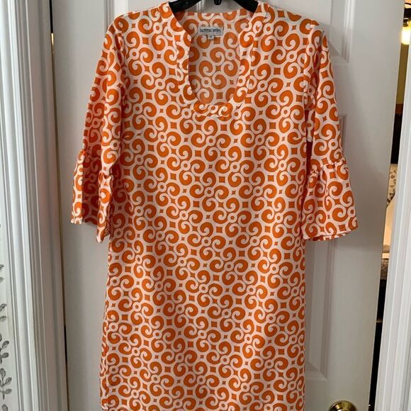 Buckhead Betties Size Medium dress with ruffle sleeves and scoop neck - Picture 1 of 9